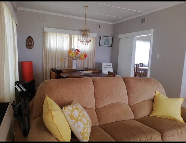 5 BEDROOM HOUSE FOR SALE IN UVONGO